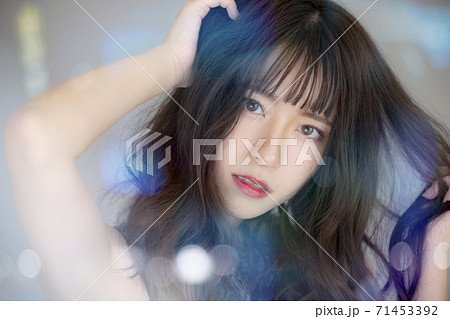 女性　ビューティー　ヘアケア　 71453392