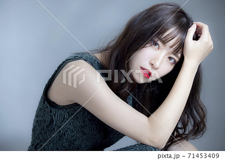 女性　ビューティー　ヘアケア　 71453409