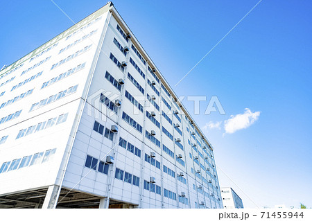 三条市の調理器具メーカーのオフィスビル 71455944