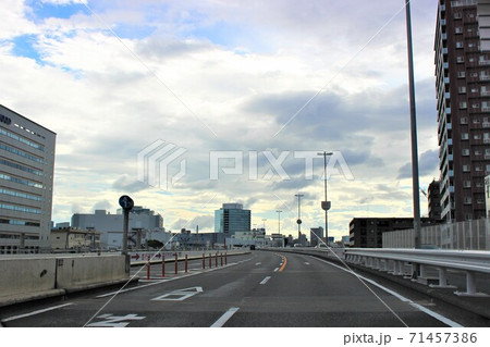 ≪神奈川県≫ 車中から見た高速道路の風景 ≪神奈川県≫ 車中から見た高速道路の風景 71457386
