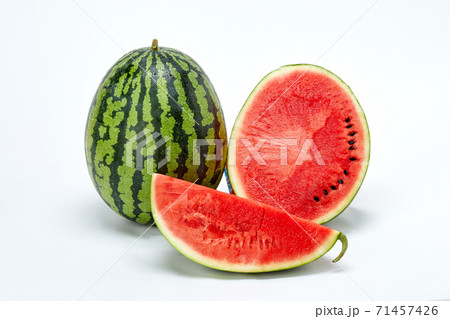 スイカ フルーツ 果物 71457426