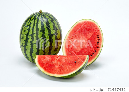 スイカ フルーツ 果物 71457432