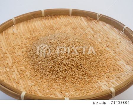 Brown rice, unpolished rice in a bamboo dish Brown rice, unpolished rice in a bamboo dish 71458304