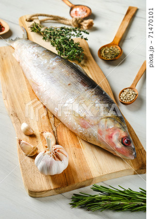Raw frozen unpeeled omul Raw frozen unpeeled omul 71470101