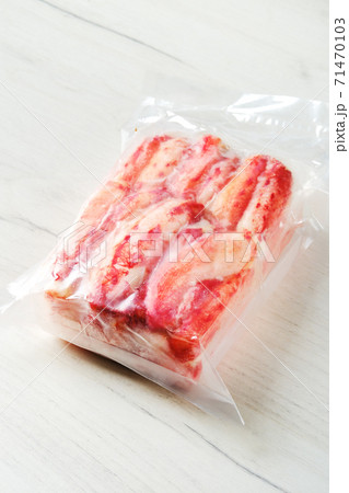 vacuum packed crab meat 71470103