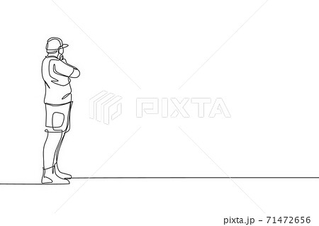 Single continuous line drawing of young athlete man shooter holding gun and training to aim target tactical shooting. Shooting sport training concept. Trendy one line draw design vector illustration 71472656