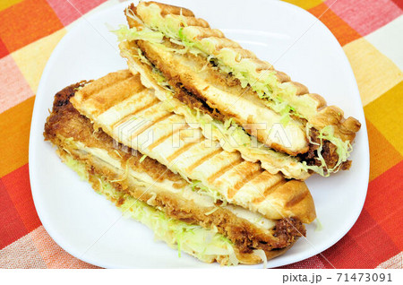 チキンカツのホットサンド チキンカツのホットサンド 71473091