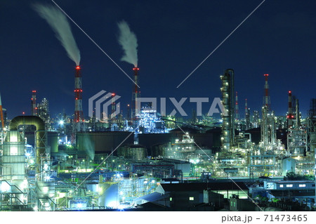 水島工業地帯の工場夜景 水島工業地帯の工場夜景 71473465