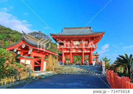 【宮崎県】晴天下の鵜戸神宮（楼門） 71475018