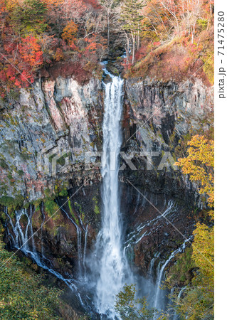 【華厳の滝の紅葉】 【華厳の滝の紅葉】 71475280