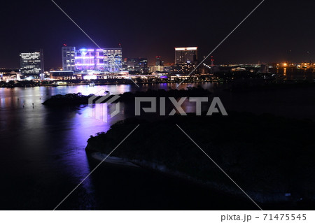 レインボーブリッジの南側遊歩道から見た東京・お台場の夜景 71475545