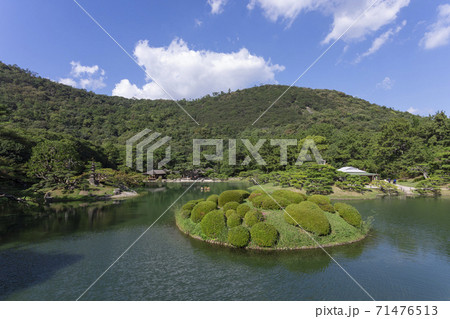 栗林公園の南湖と紫雲山 栗林公園の南湖と紫雲山 71476513