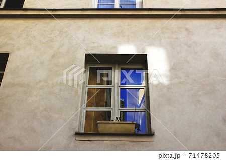 パリのアパート・窓のある部屋 71478205