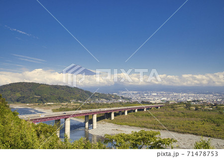 富士川SA下り線からの風景 富士山 秋 富士川SA下り線からの風景 富士山 秋 71478753