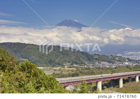 富士川SA下り線からの風景 富士山 秋 富士川SA下り線からの風景 富士山 秋 71478760