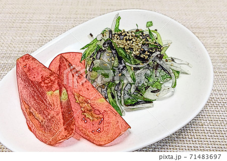 家庭的で素朴な自家製の 大根とヒジキのサラダ 色鉛筆画風のイラスト素材