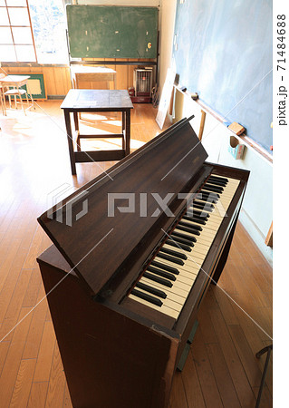 旧上岡小学校の教室 茨城県大子町 旧上岡小学校の教室 茨城県大子町 71484688