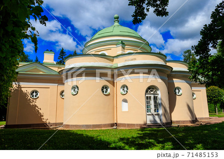 Pavilion Lower bath in Catherine park at Tsarskoye Selo in Pushkin, Russia 71485153