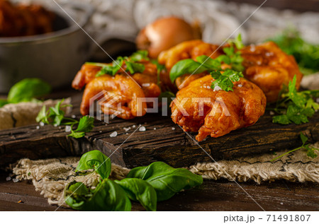 Delicious and simple onion bhaji 71491807