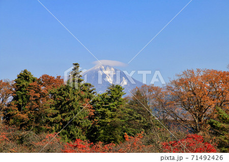 鶴ヶ城からの眺望・磐梯山(福島県・会津若松市) 鶴ヶ城からの眺望・磐梯山(福島県・会津若松市) 71492426