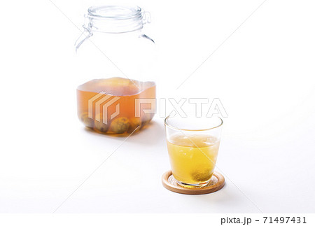 梅酒 梅酒ソーダ ウメチューハイ 手作り果実酒 アルコール飲料 イメージ素材の写真素材