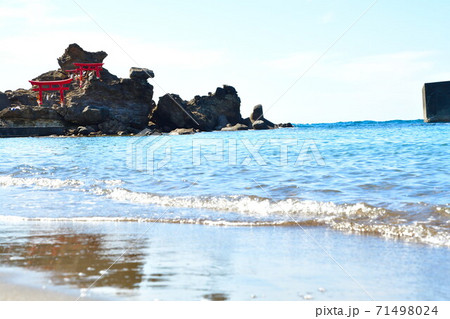 笠島海岸　弁天岩（新潟県） 71498024