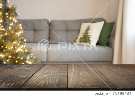 Blurred home interior decorated Christmas tree. 71499434