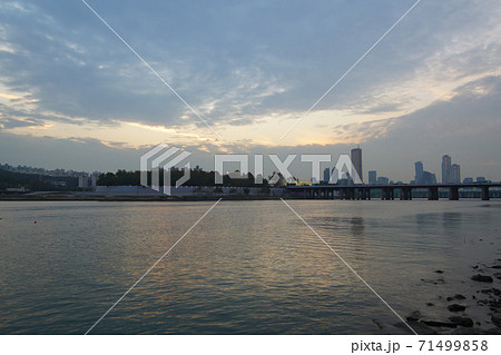 ソウル 漢江 動作大橋 71499858