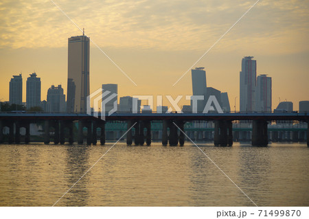 ソウル 漢江 動作大橋 71499870