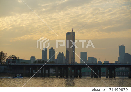 ソウル 漢江 動作大橋 71499879