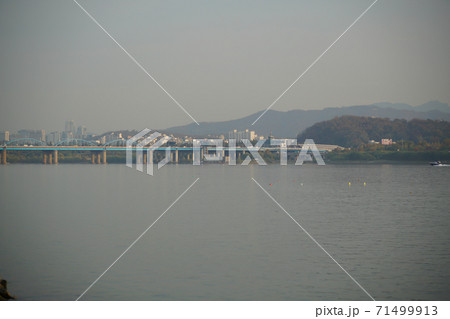 ソウル 漢江 動作大橋 71499913