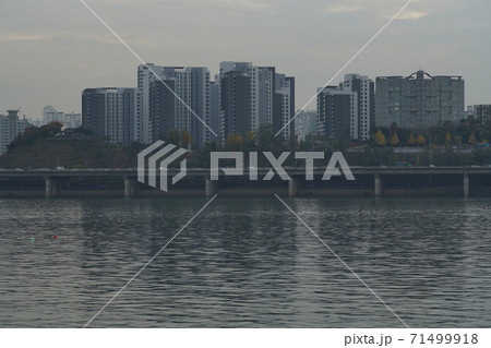 ソウル 漢江 動作大橋 71499918