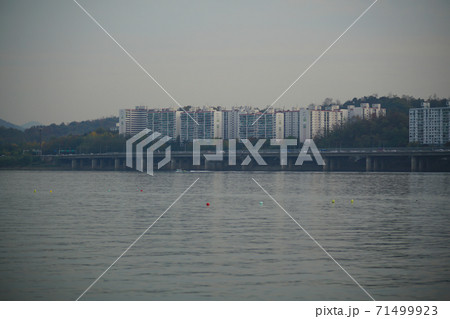 ソウル 漢江 動作大橋 71499923