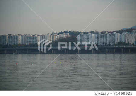 ソウル 漢江 動作大橋 71499925