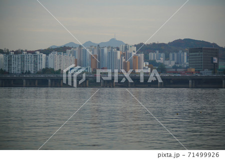 ソウル 漢江 動作大橋 71499926