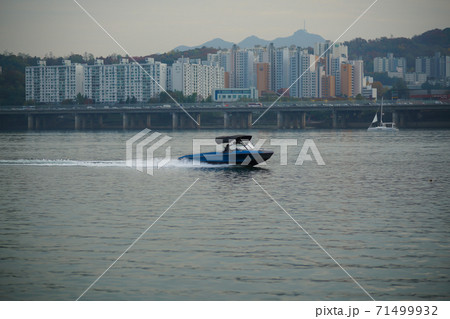 ソウル 漢江 動作大橋 71499932