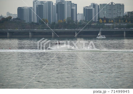 ソウル 漢江 風景 71499945