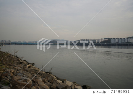 ソウル 漢江 動作大橋 71499951