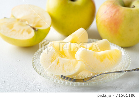 切り分けられたりんご　ぐんま名月 71501180