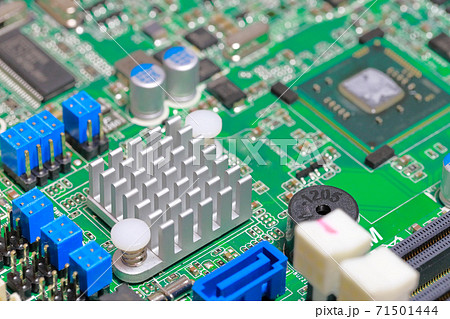 LSIのヒートシンク_青色ジャンパーソケット LSIのヒートシンク_青色ジャンパーソケット 71501444