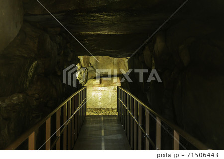 藤ノ木古墳　石棺　奈良県生駒郡斑鳩町 71506443