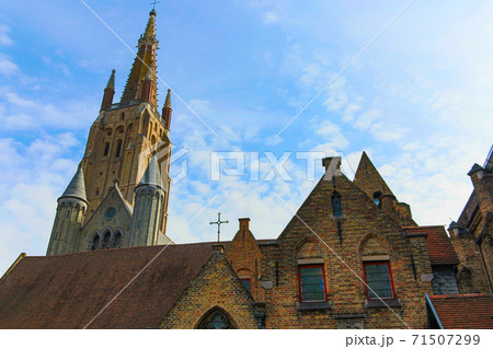 ベルギー　ブルージュの聖母教会 71507299