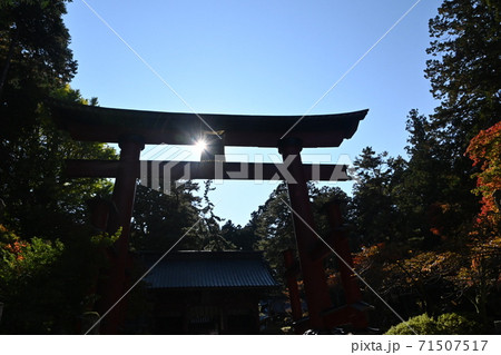 富士吉田浅間神社の鳥居 71507517