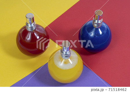 the colors in the glass bottles 71518462