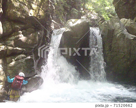 鈴鹿、渋沢。難滝をクライミング。 71520662