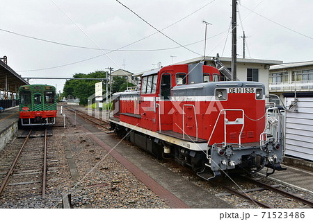 真岡鐵道 下館駅　DE10形ディーゼル機関車 ＆ 普通列車 モオカ14形 （ 茨城県 筑西市 ） 71523486