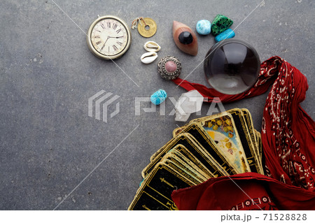 Composition of esoteric objects, used for healing and fortune-telling Composition of esoteric objects, used for healing and fortune-telling 71528828