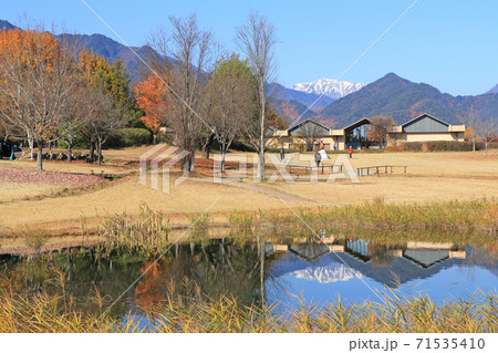 晩秋の安曇野ちひろ美術館 晩秋の安曇野ちひろ美術館 71535410