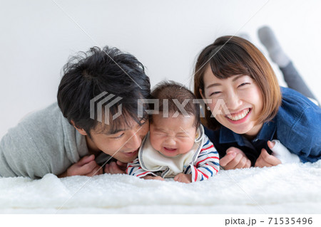 家族写真　ニューファミリー 71535496