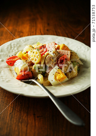 3種類のマカロニサラダ 71538753